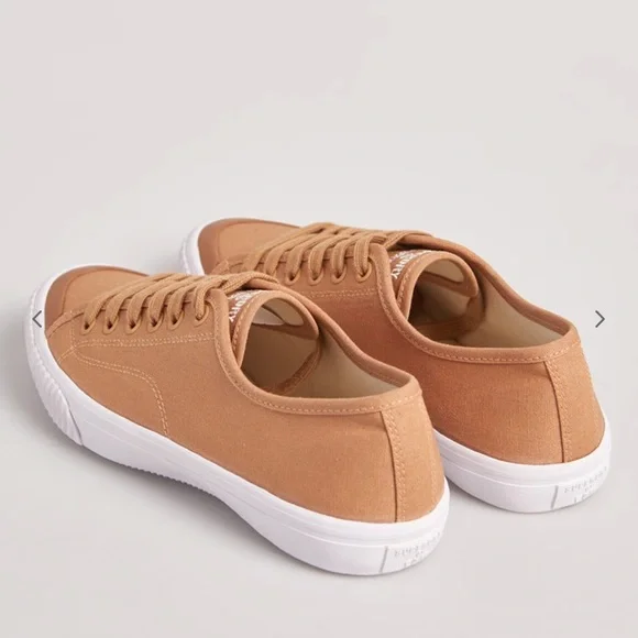 SUPERDRY
Low Pro 2.0 Lace-Up Sports Shoes - Picture 4 of 11